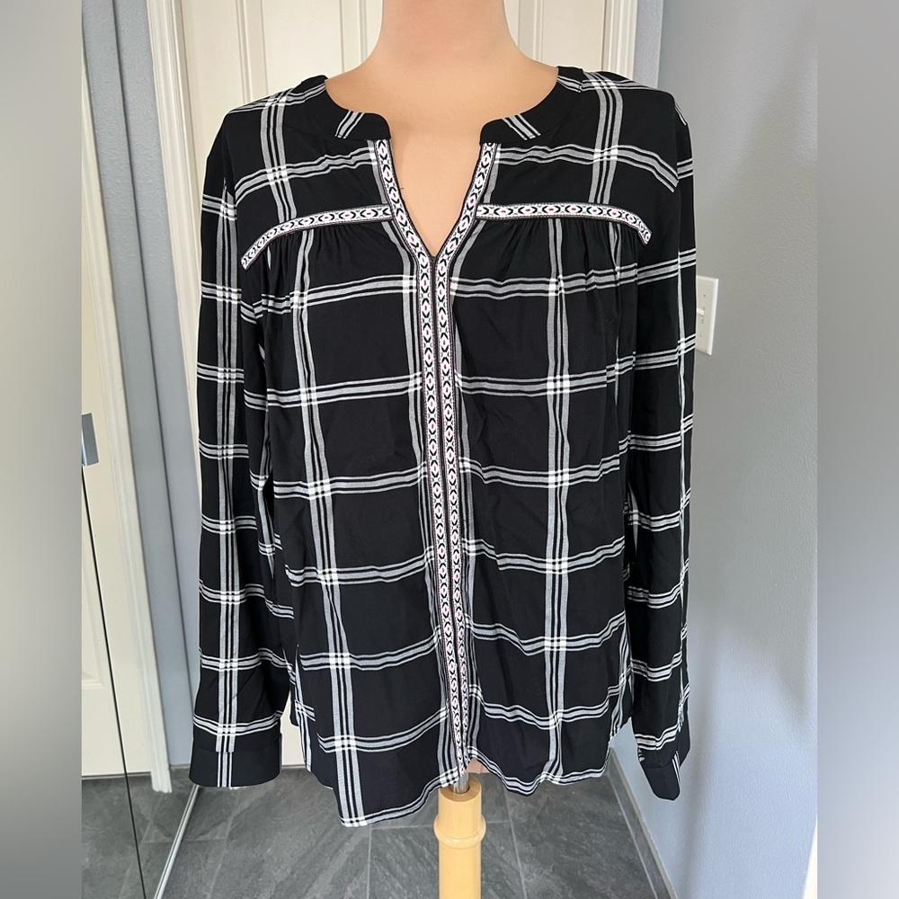 DR2 Women's Plaid Blouse Size Large Geometric Ribbon Embellished Black & White
